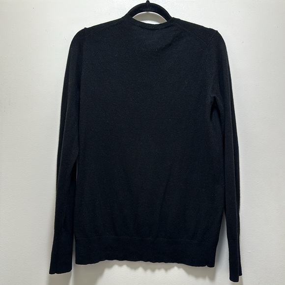 Everlane Women’s The Classic V in Cashmere - Picture 4 of 11